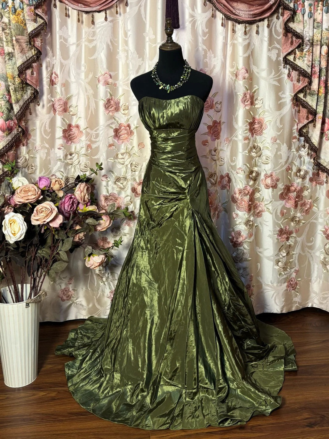 Trumpet/Mermaid Strapless Sleeveless Pleats Bridesmaid Dresses main image 1