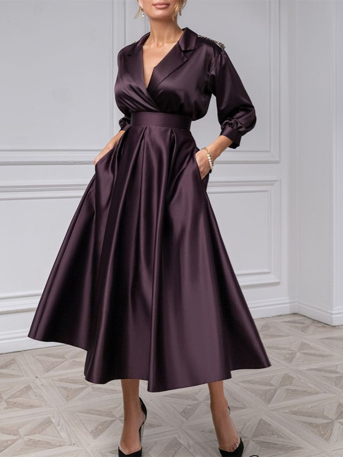 A-Line/Princess V-neck Floor-Length 3/4 Sleeves Mother of the Bride Dresses with Ruffles
