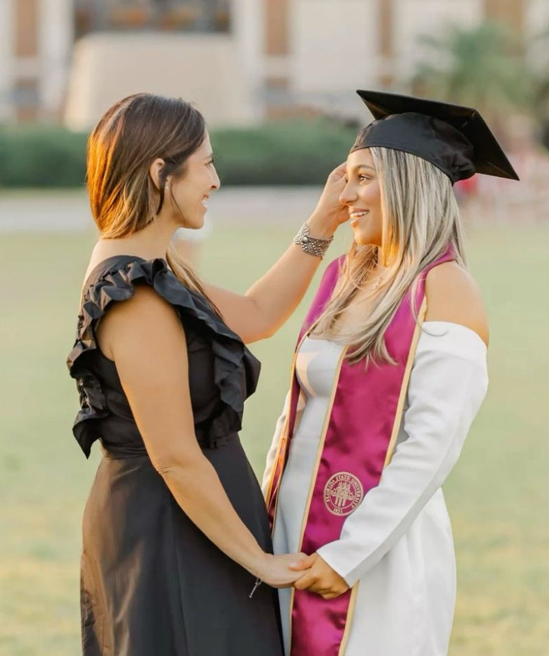 What to wear to a graduation ceremony as a mother?