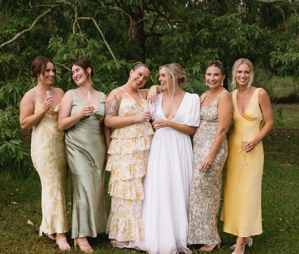 Enjoy The Best of Both Worlds with A SemiFormal Wedding Dress Code