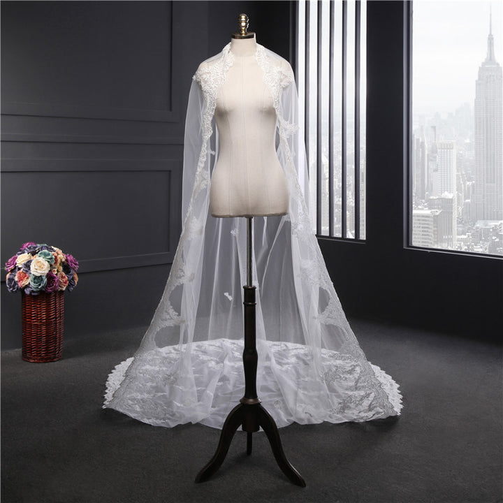 One-tier Luxurious Wedding Veil with Appliques