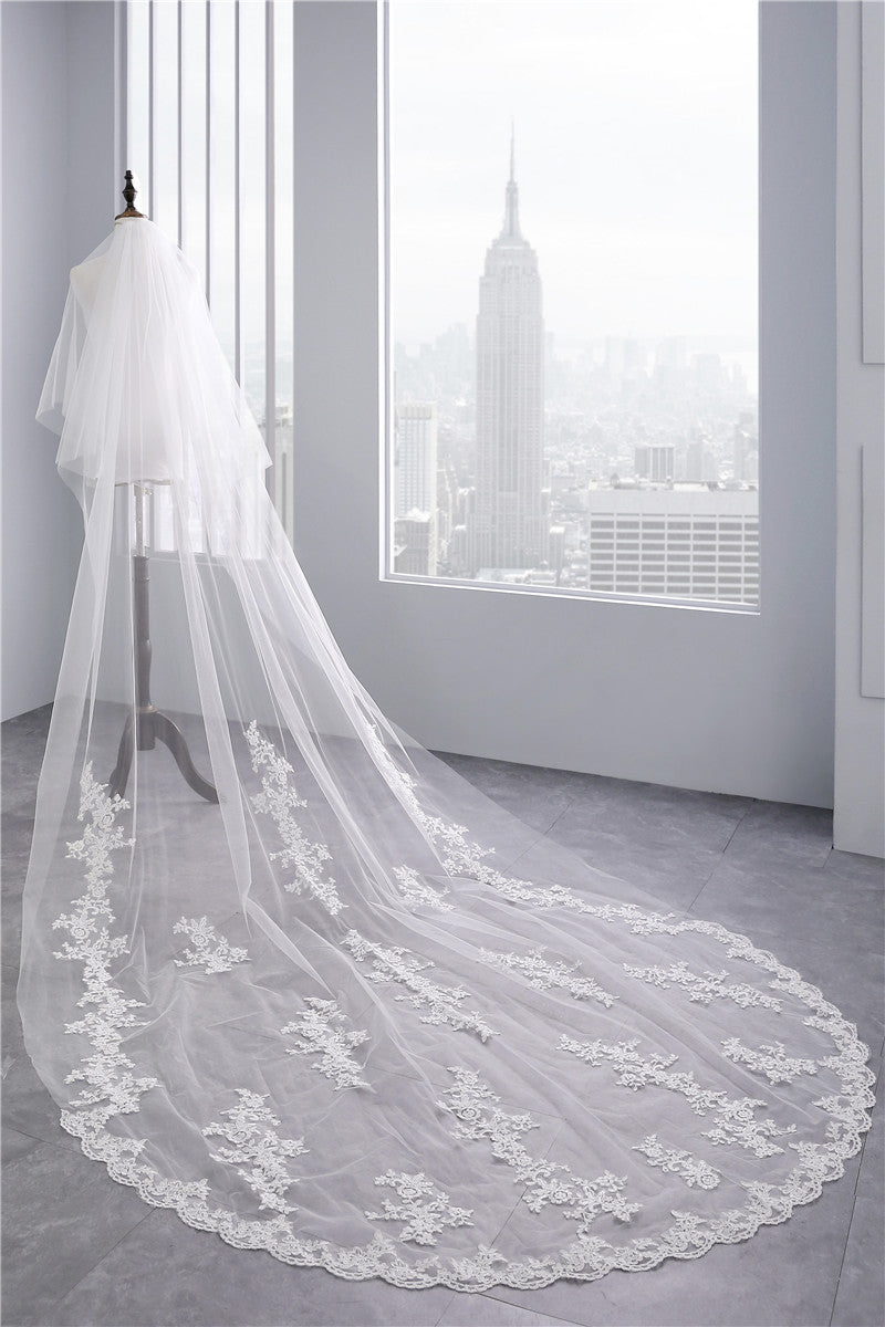 Two-tier Stylish Wedding Veil with Appliques