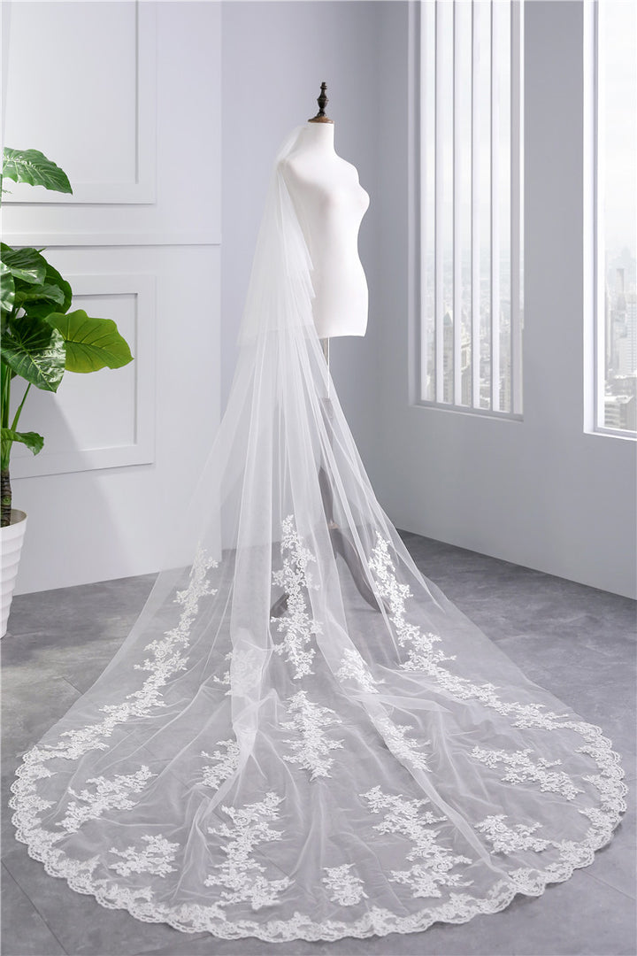 Two-tier Stylish Wedding Veil with Appliques