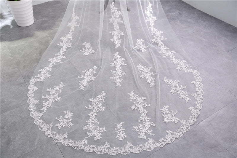 Two-tier Stylish Wedding Veil with Appliques