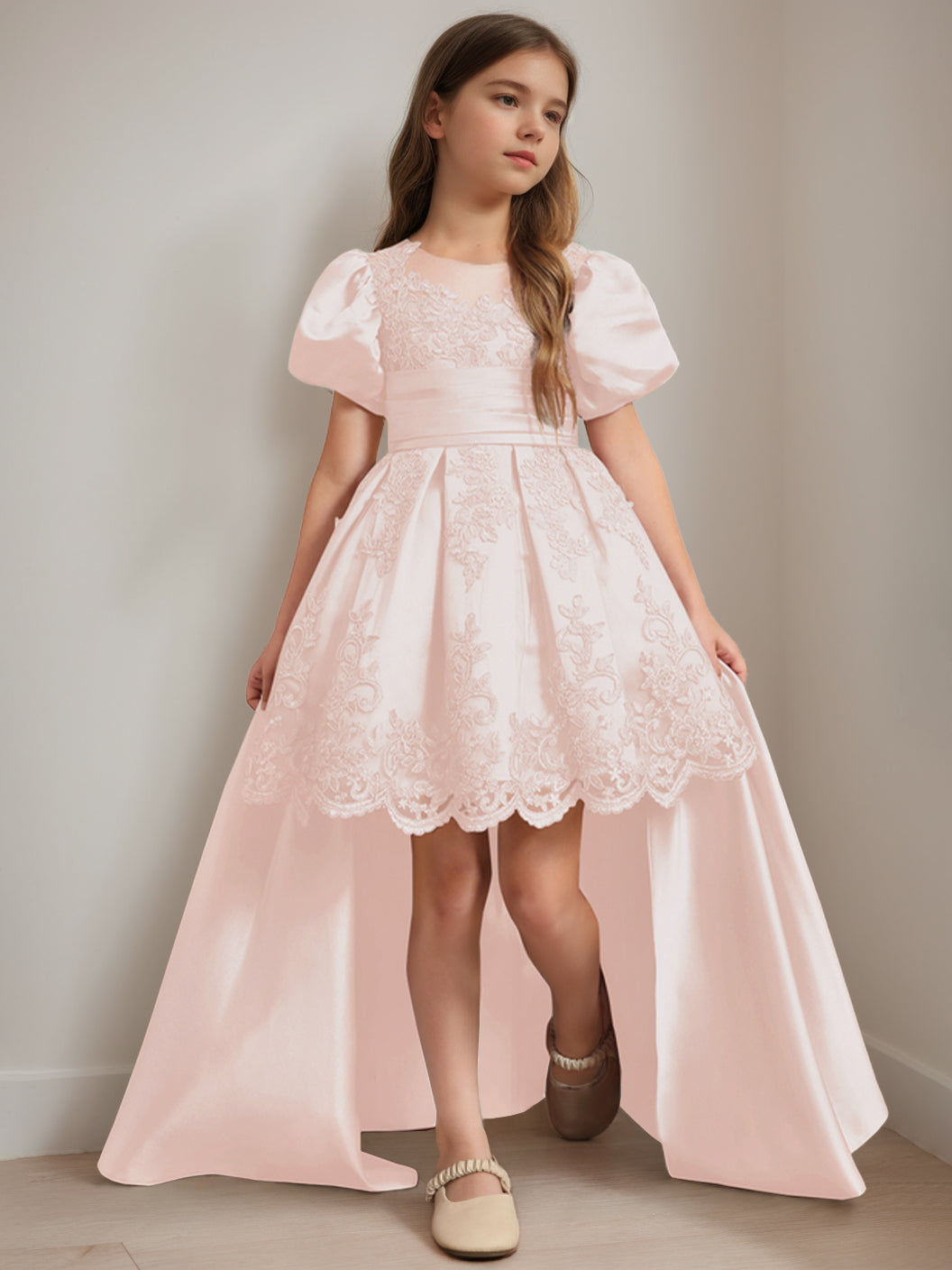 Ball-Gown Scoop Neck Short Sleeves Knee-Length Flower Girl Dress with Appliques