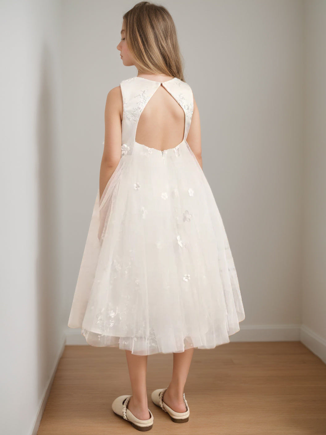 A-Line/Princess Scoop Neck Sleeveless Tea-Length Flower Girl Dress with Beading