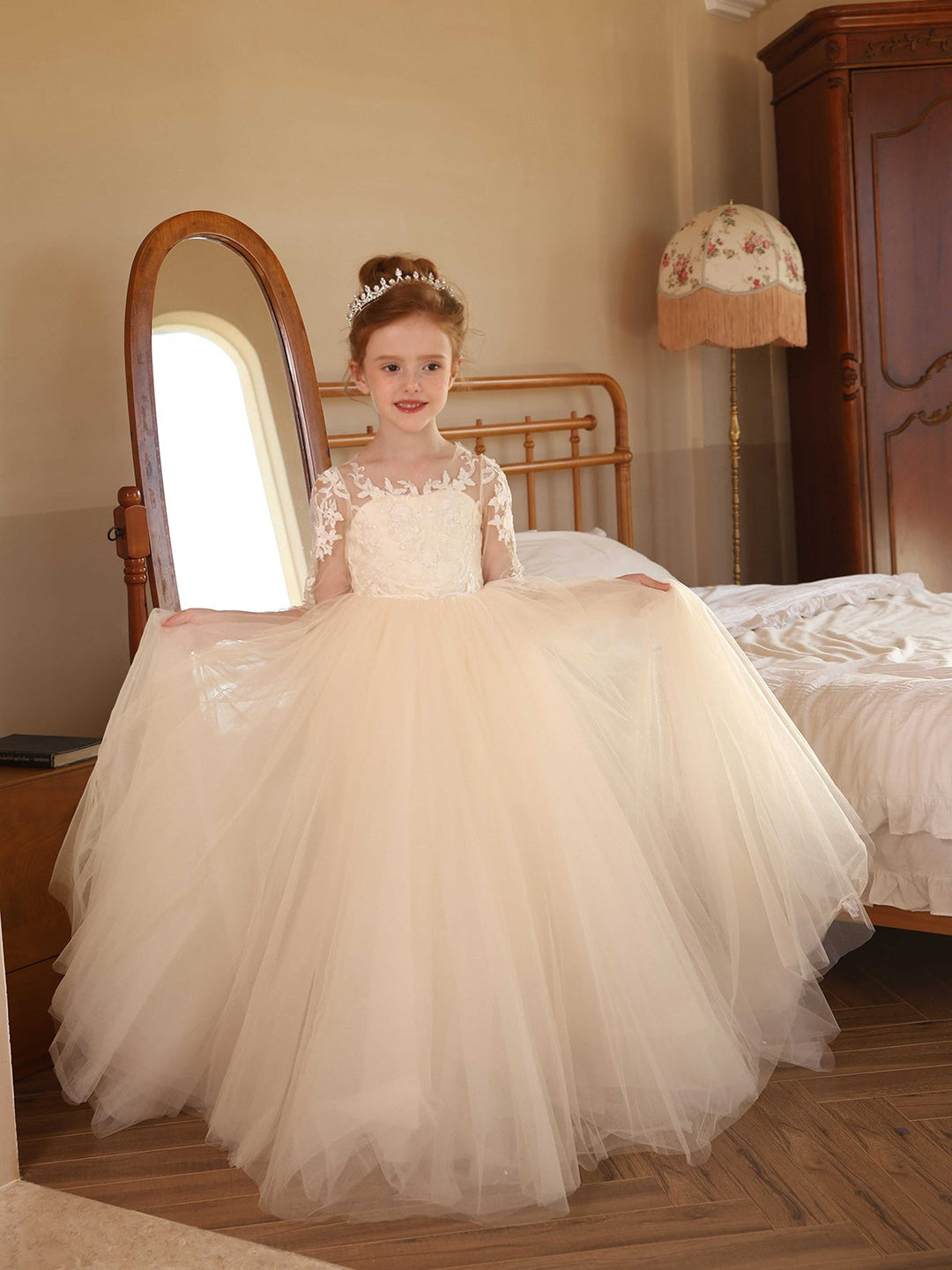 Ball-Gown Tulle Scoop Long Sleeves Floor-Length Flower Girl Dresses With Lace Ball-Gown Tulle Scoop Long Sleeves Floor-Length Flower Girl Dresses With Lace