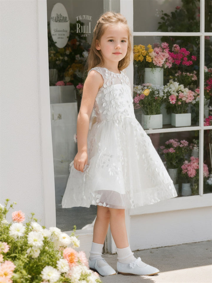 A-Line/Princess Scoop Neck Knee-Length Flower Girl Dress With Lace