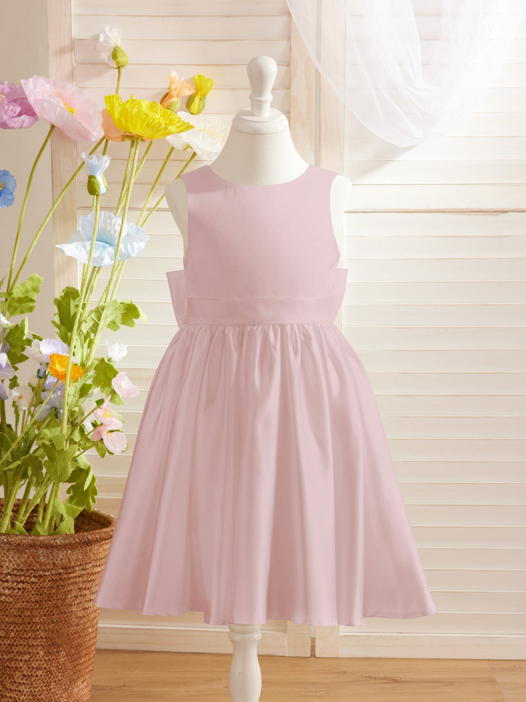 Elegant A-line Satin V-Back Bow Knee-length Flower Girl Dress