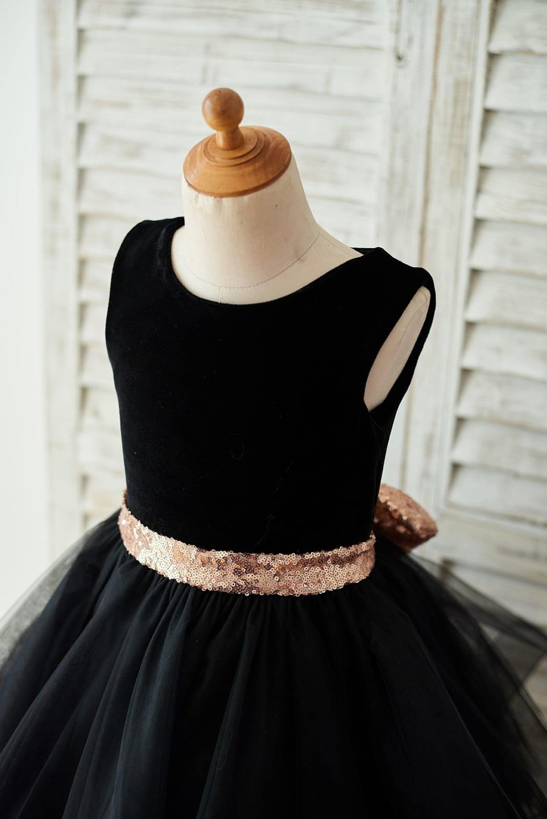 Black Velvet Heart-Shaped Back Sequin Bow Knee-length Dress