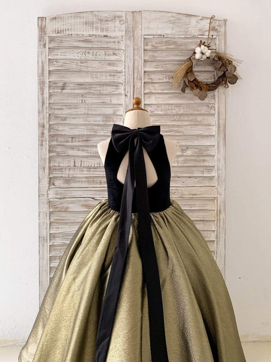 Ball-Gown/Princess Jacquard Velvet Sweep Train Black Dress