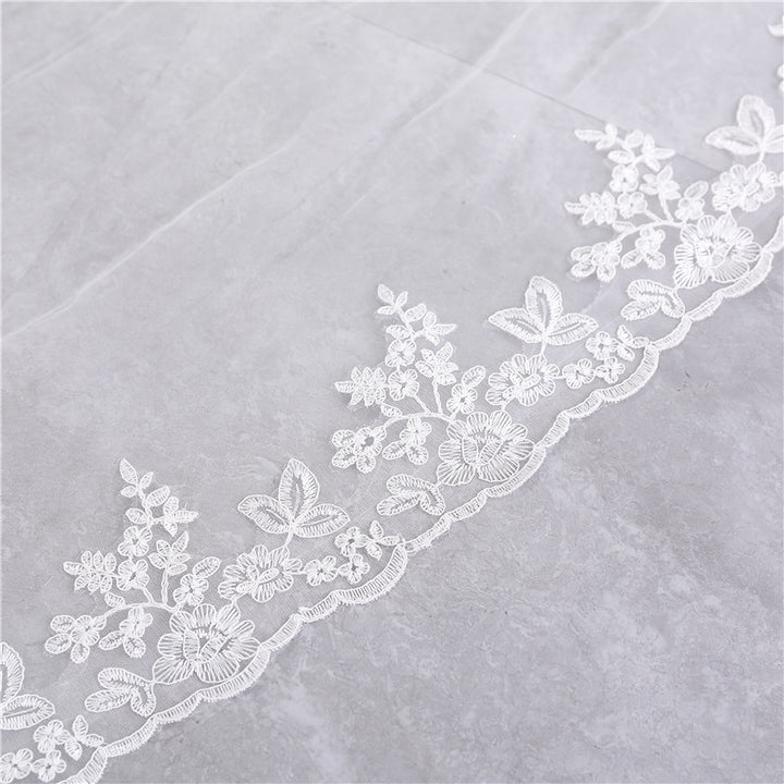 One-tier Lace Wedding Veil with Appliques