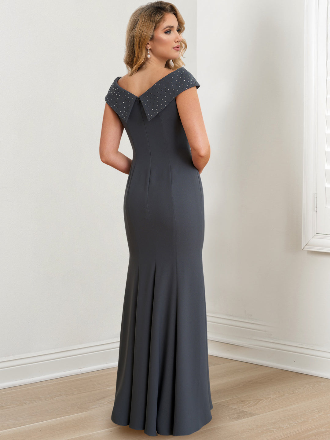 Sheath/Column Jewel Neck Floor-Length Mother of the Bride Dresses