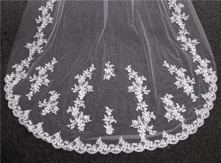 One-tier Cute Wedding Veil Cathedral Veils with Appliques