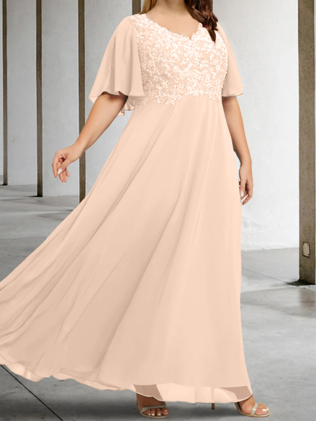 A-Line/Princess V-Neck Mother of the Bride Dresses with Applique