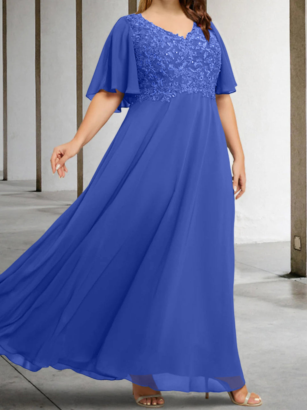 A-Line/Princess V-Neck Mother of the Bride Dresses with Applique