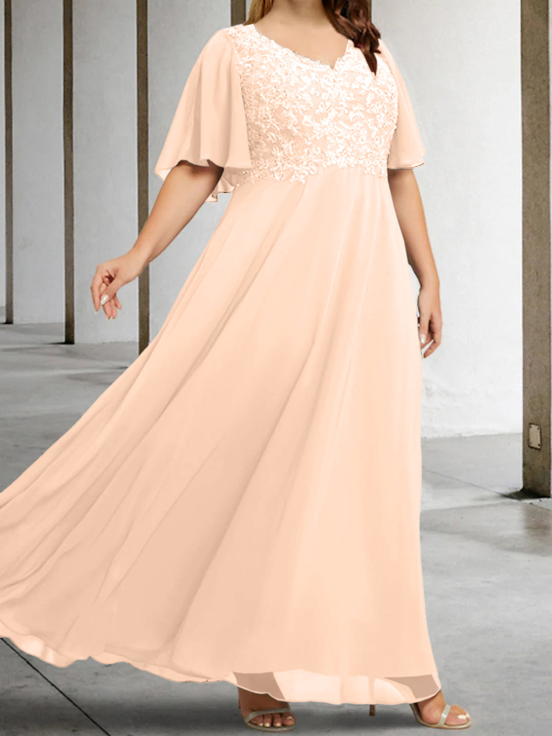 A-Line/Princess V-Neck Half Sleeves Floor-Length Mother of the Bride Dresses with Applique