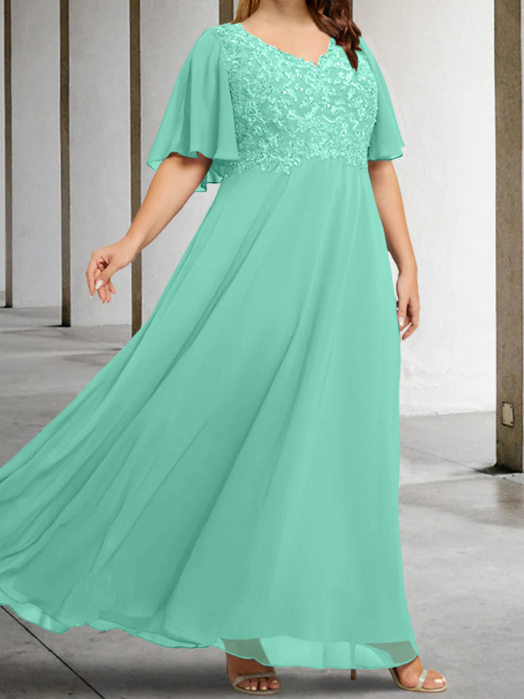 A-Line/Princess V-Neck Mother of the Bride Dresses with Applique