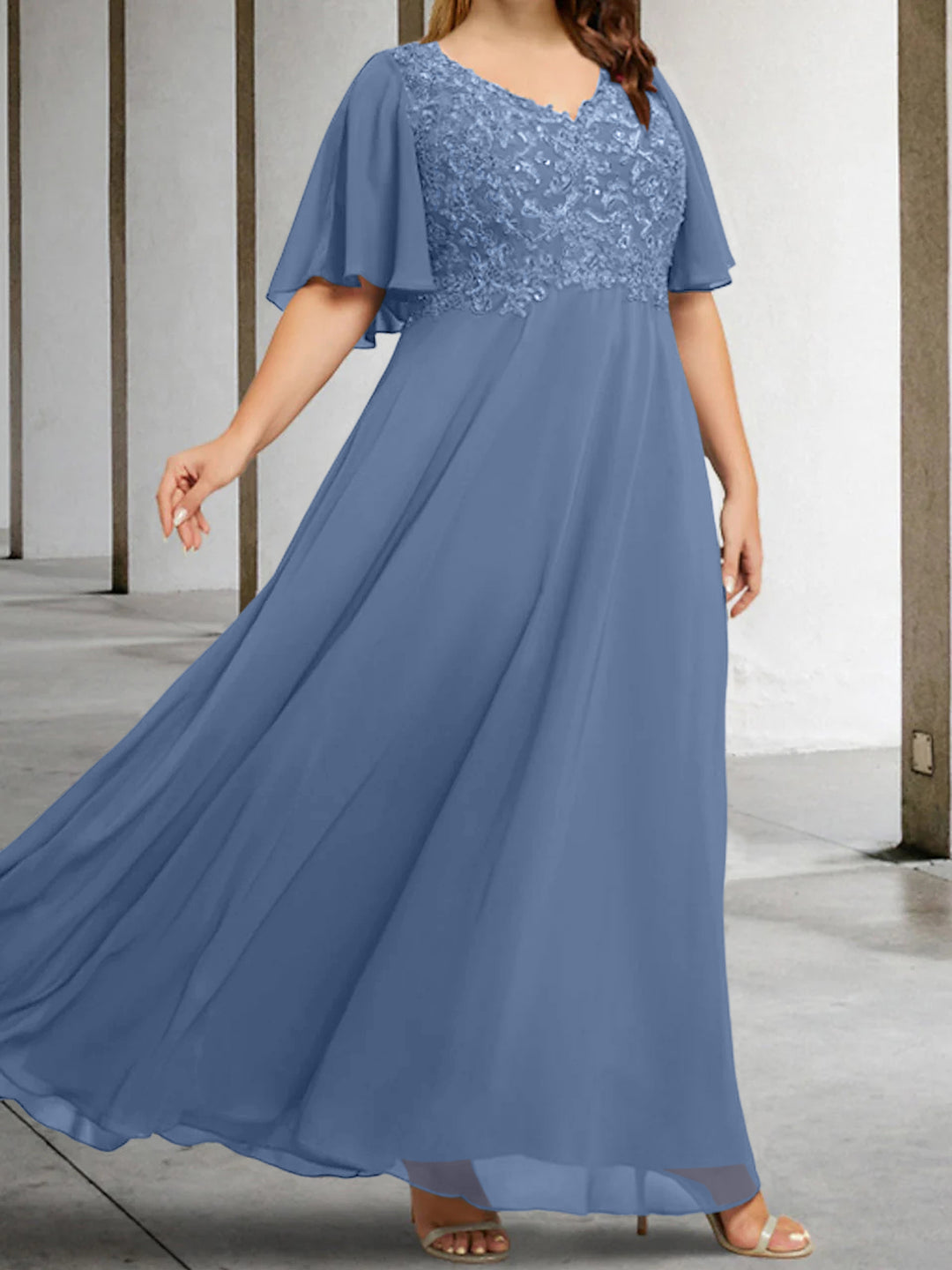 A-Line/Princess V-Neck Mother of the Bride Dresses with Applique