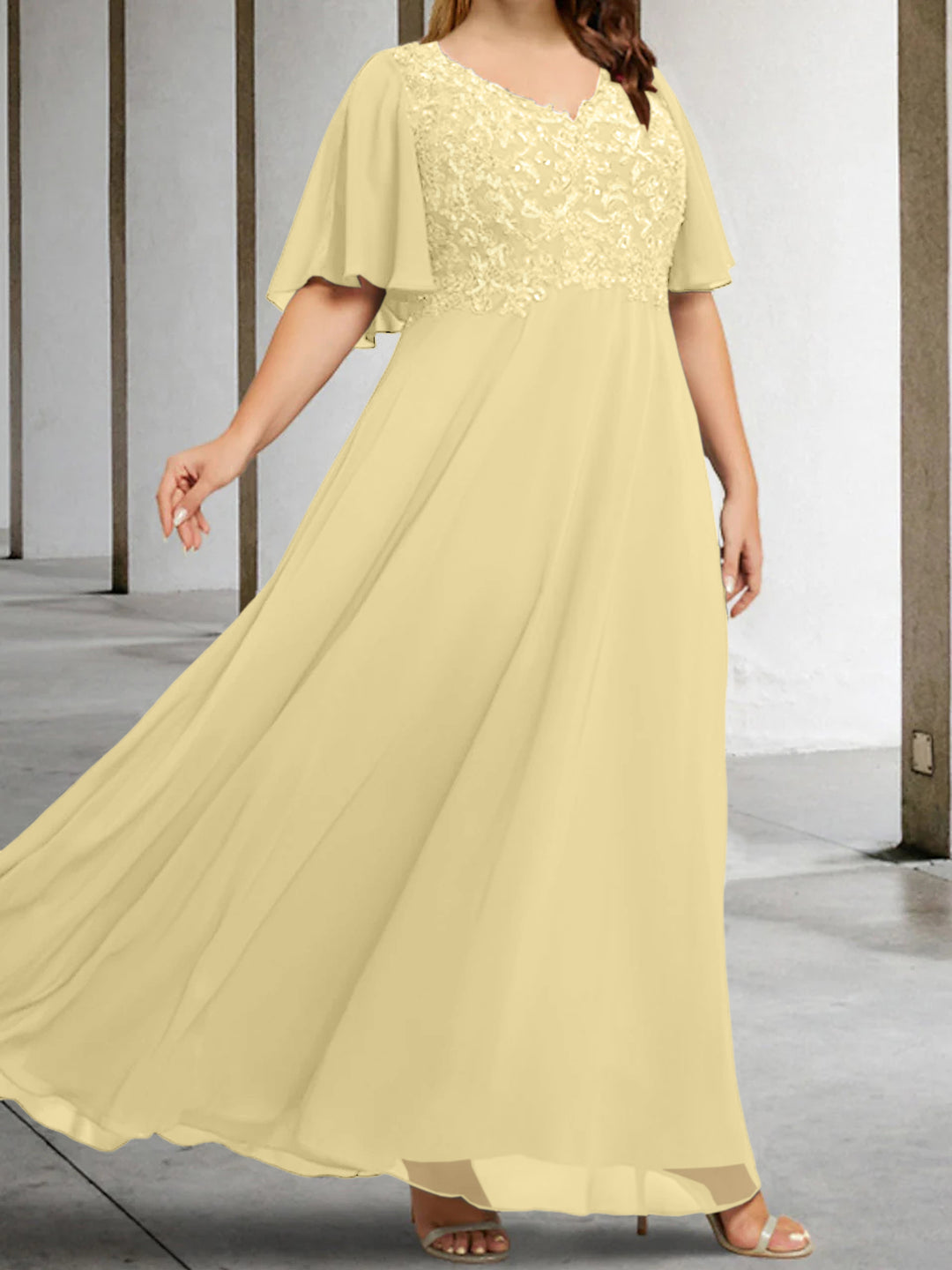 A-Line/Princess V-Neck Mother of the Bride Dresses with Applique