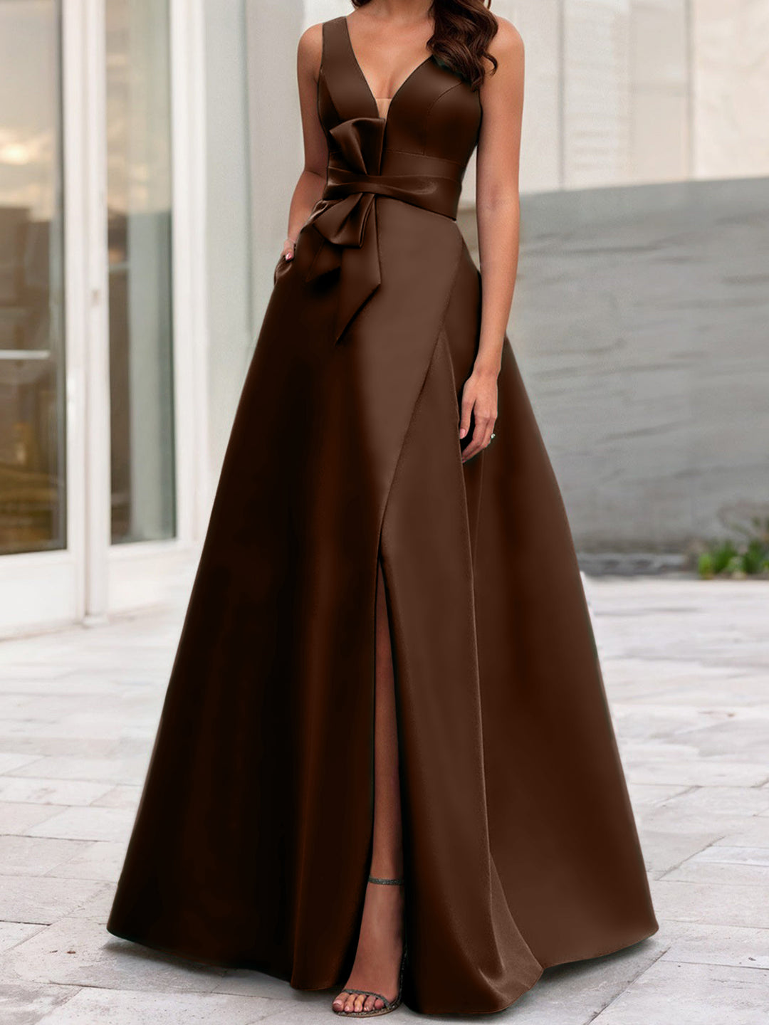 brown elegant dresses A-Line/Princess V-Neck Sleeveless Mother Of The Bride Dresses With Split Side Black