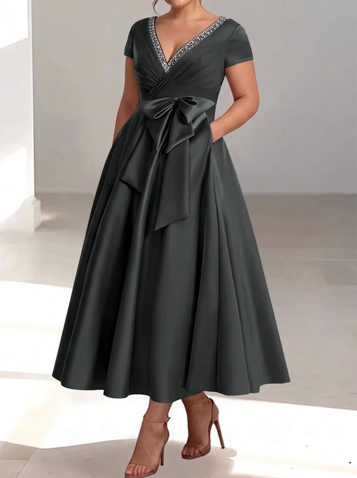A-Line/Princess V-Neck Plus Size Mother of the Bride Dresses with Pockets & Ruffles