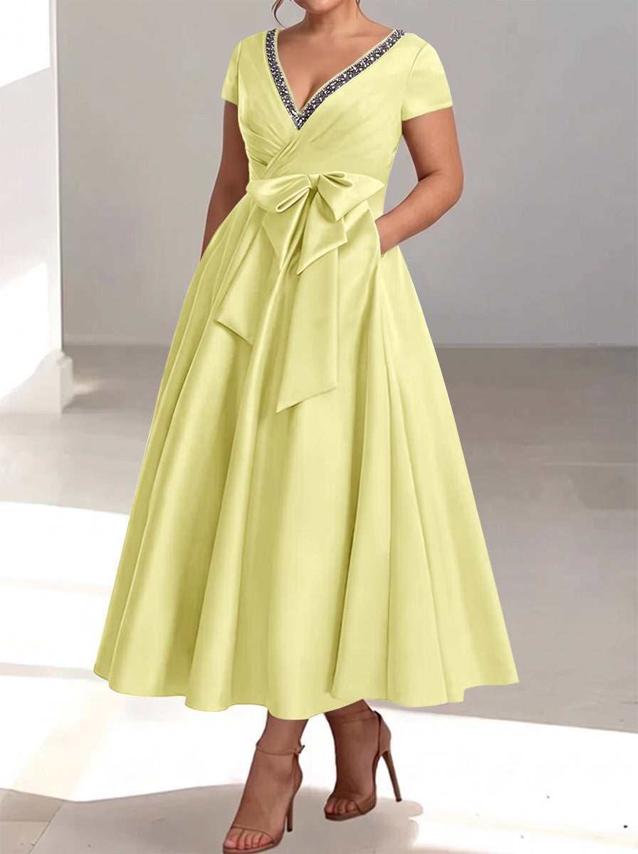 A-Line/Princess V-Neck Plus Size Mother of the Bride Dresses with Pockets & Ruffles