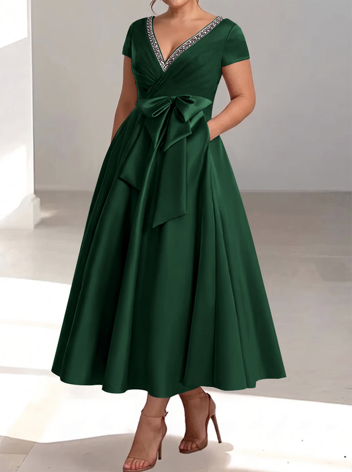 A-Line/Princess V-Neck Plus Size Mother of the Bride Dresses with Pockets & Ruffles