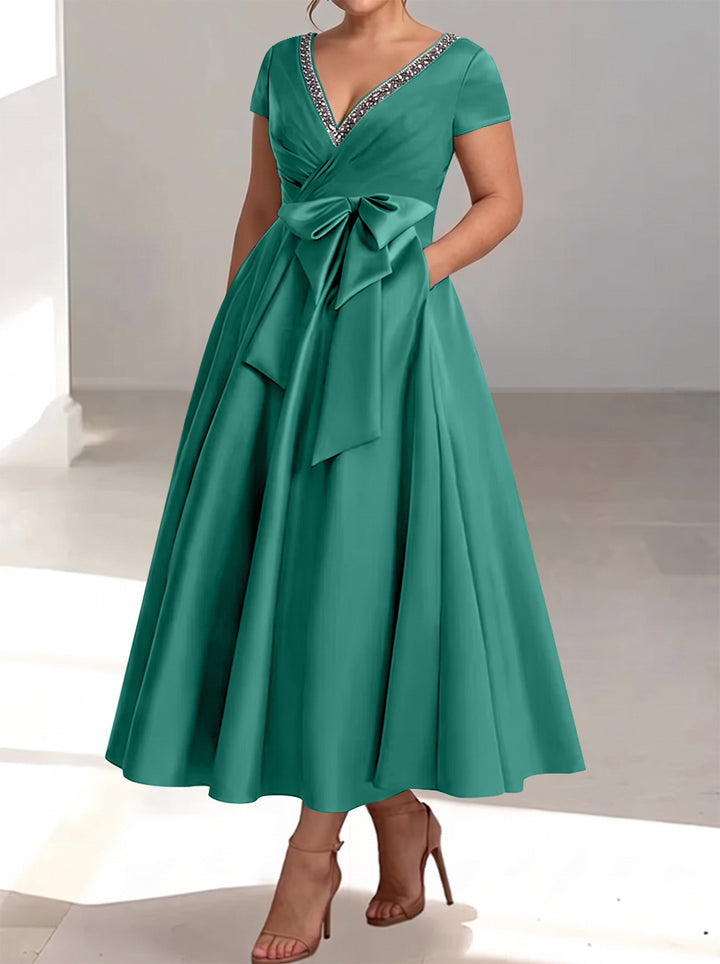 A-Line/Princess V-Neck Plus Size Mother of the Bride Dresses with Pockets & Ruffles