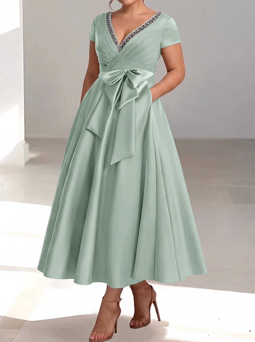 A-Line/Princess V-Neck Plus Size Mother of the Bride Dresses with Pockets & Ruffles