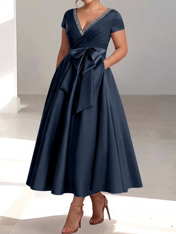 A-Line/Princess V-Neck Plus Size Mother of the Bride Dresses with Pockets & Ruffles