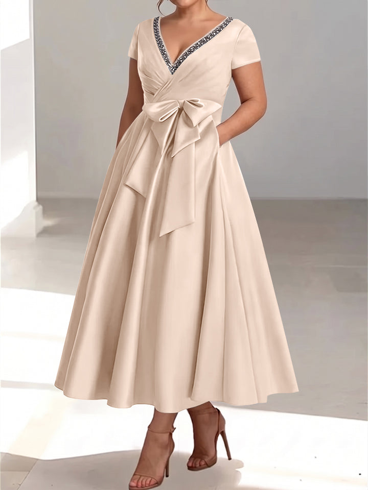 A-Line/Princess V-Neck Plus Size Mother of the Bride Dresses with Pockets & Ruffles