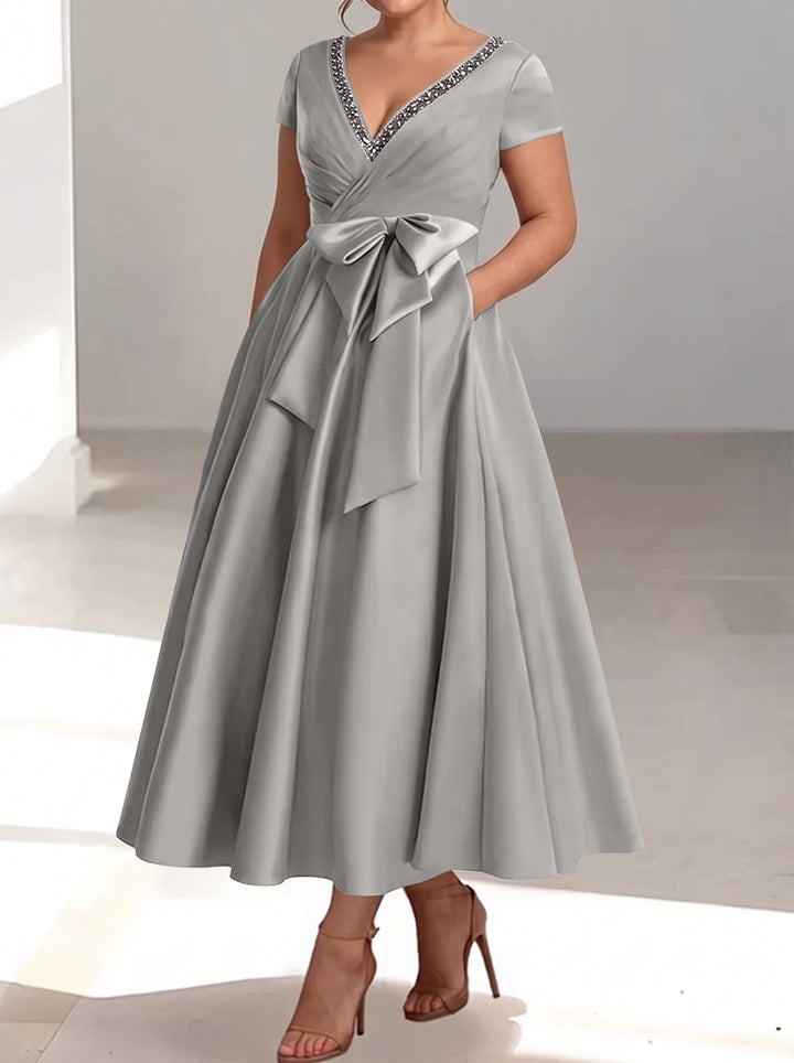 A-Line/Princess V-Neck Plus Size Mother of the Bride Dresses with Pockets & Ruffles