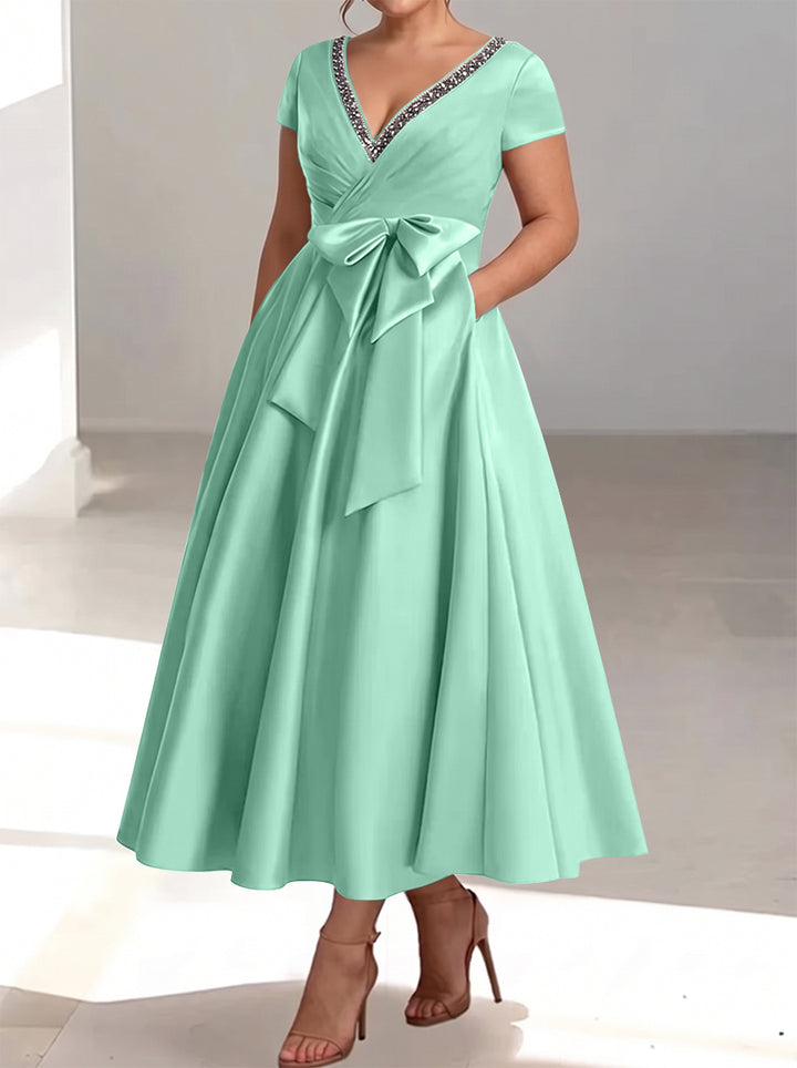 A-Line/Princess V-Neck Plus Size Mother of the Bride Dresses with Pockets & Ruffles