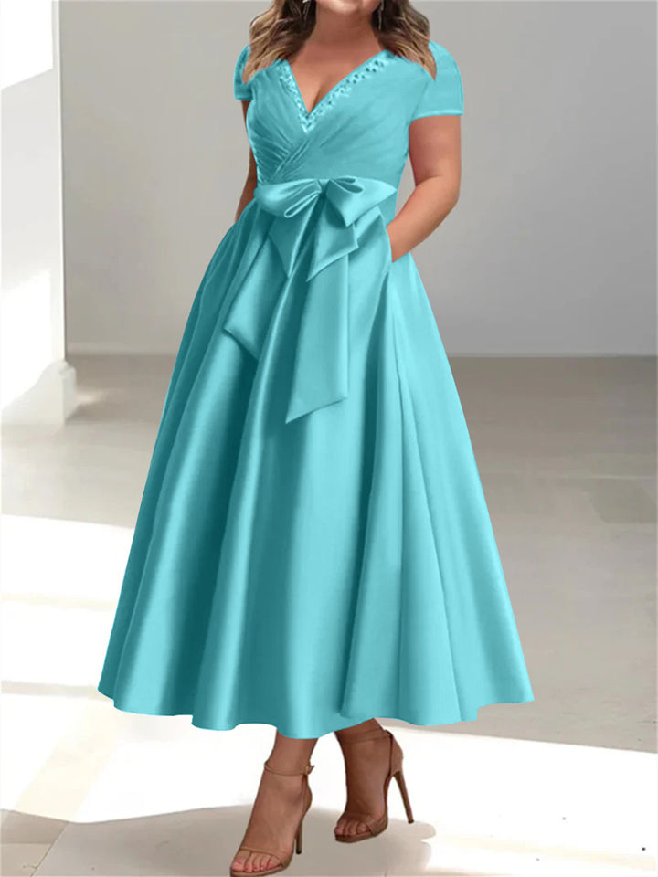 A-Line/Princess V-Neck Plus Size Mother of the Bride Dresses with Pockets & Ruffles