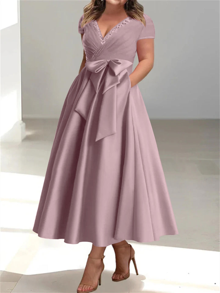 A-Line/Princess V-Neck Plus Size Mother of the Bride Dresses with Pockets & Ruffles