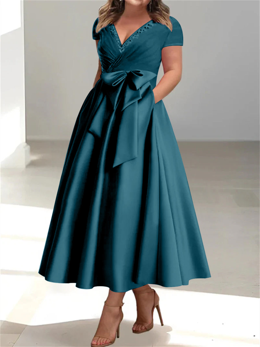 A-Line/Princess V-Neck Plus Size Mother of the Bride Dresses with Pockets & Ruffles