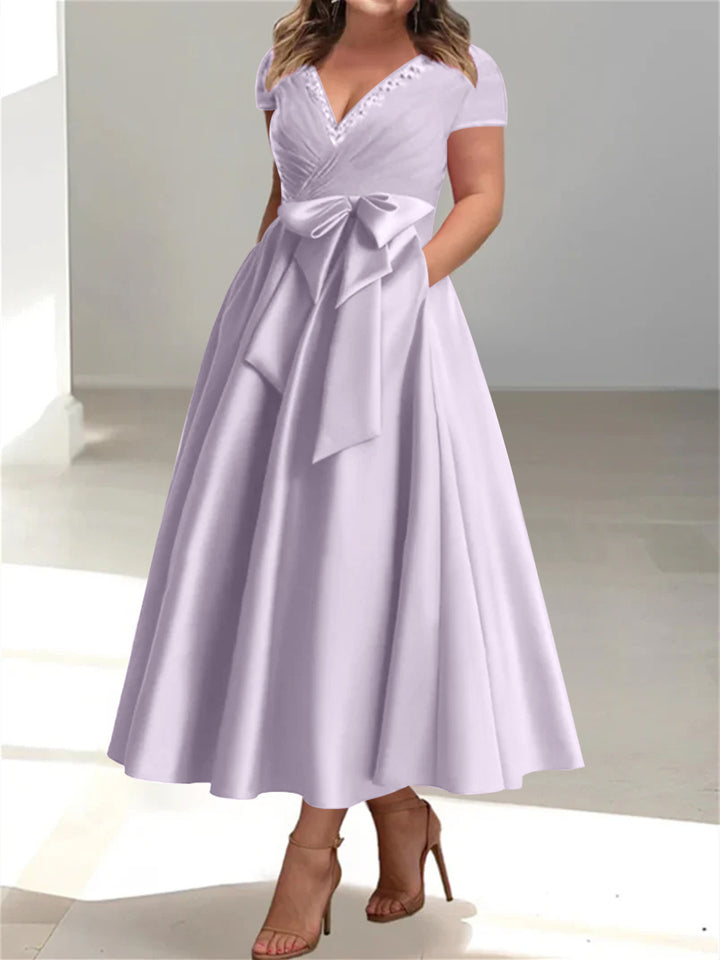 A-Line/Princess V-Neck Plus Size Mother of the Bride Dresses with Pockets & Ruffles