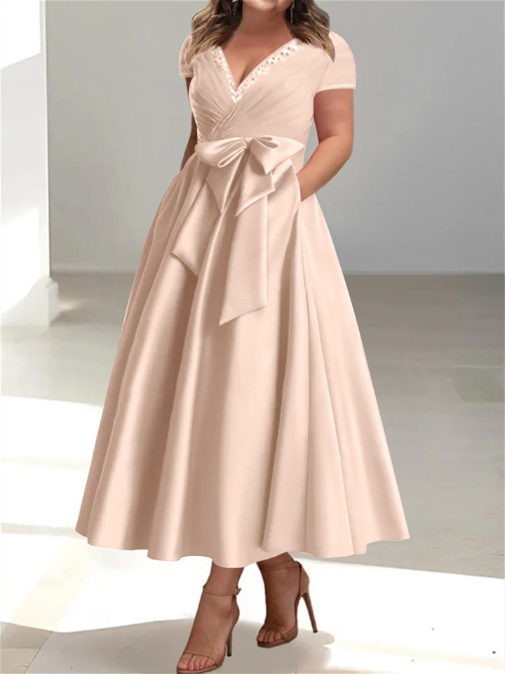 A-Line/Princess V-Neck Plus Size Mother of the Bride Dresses with Pockets & Ruffles