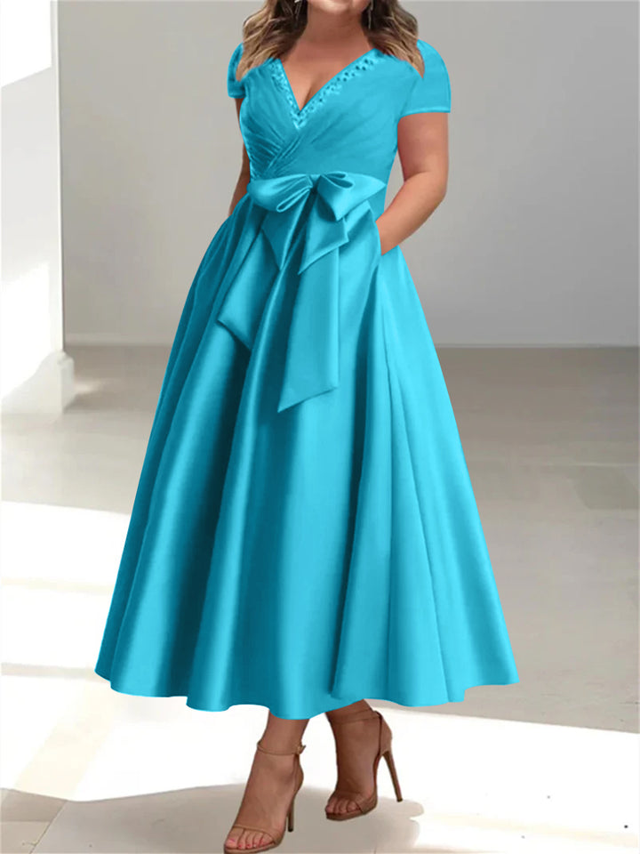 A-Line/Princess V-Neck Plus Size Mother of the Bride Dresses with Pockets & Ruffles