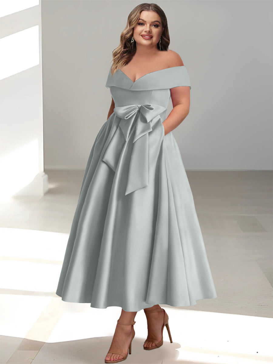 A-Line/Princess V-Neck Plus Size Mother of the Bride Dresses with Pockets & Ruffles