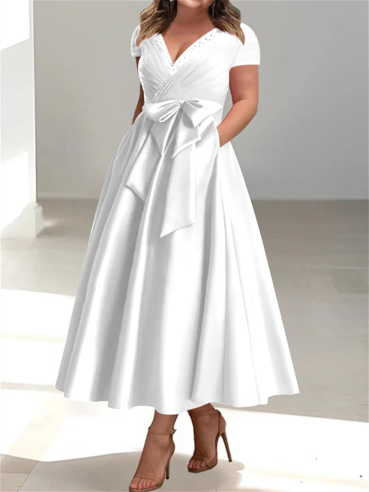 A-Line/Princess V-Neck Plus Size Mother of the Bride Dresses with Pockets & Ruffles