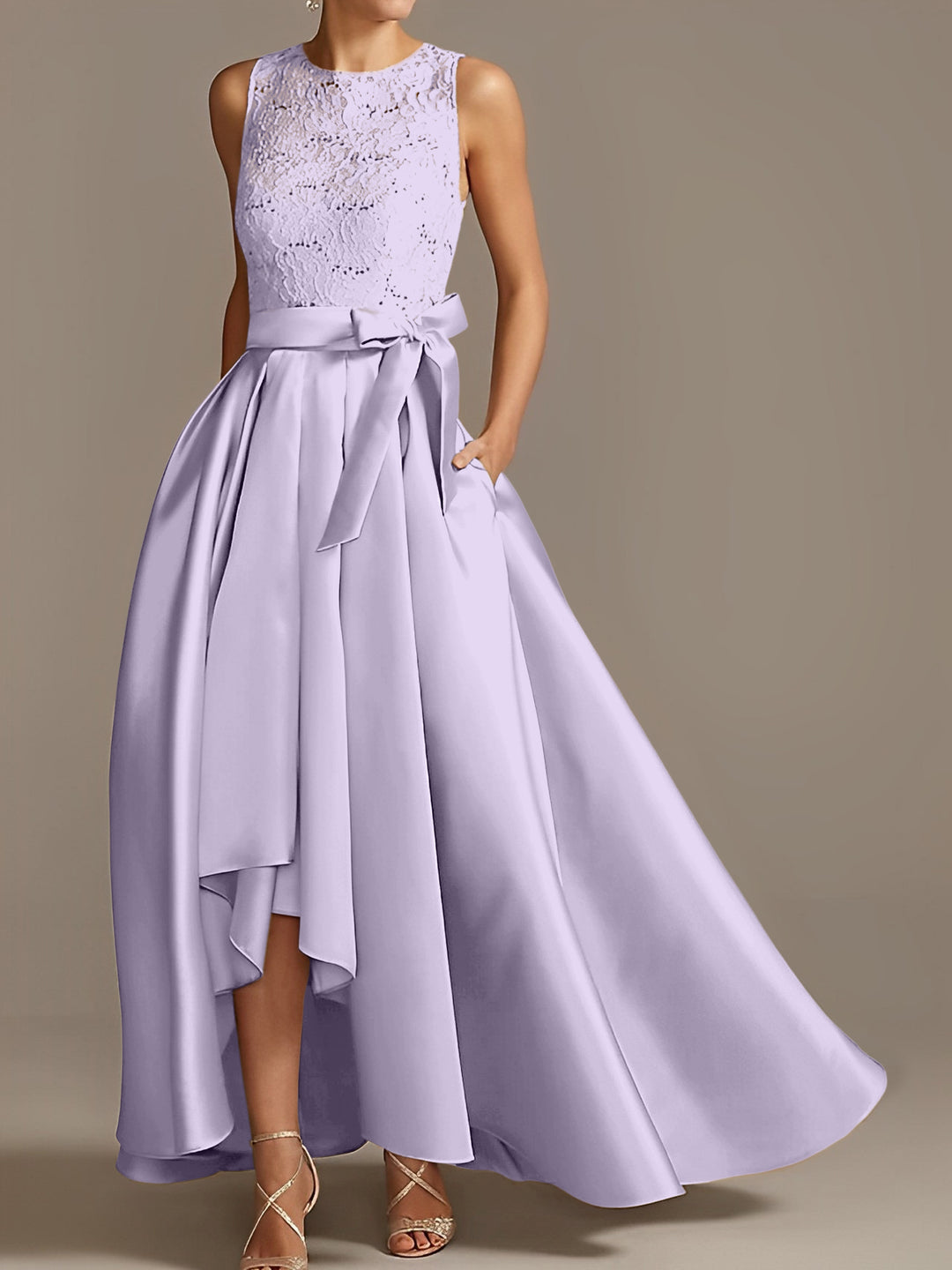 A-Line/Princess Jewel Neck Sleeveless Mother Of The Bride Dresses With Pleats Lace