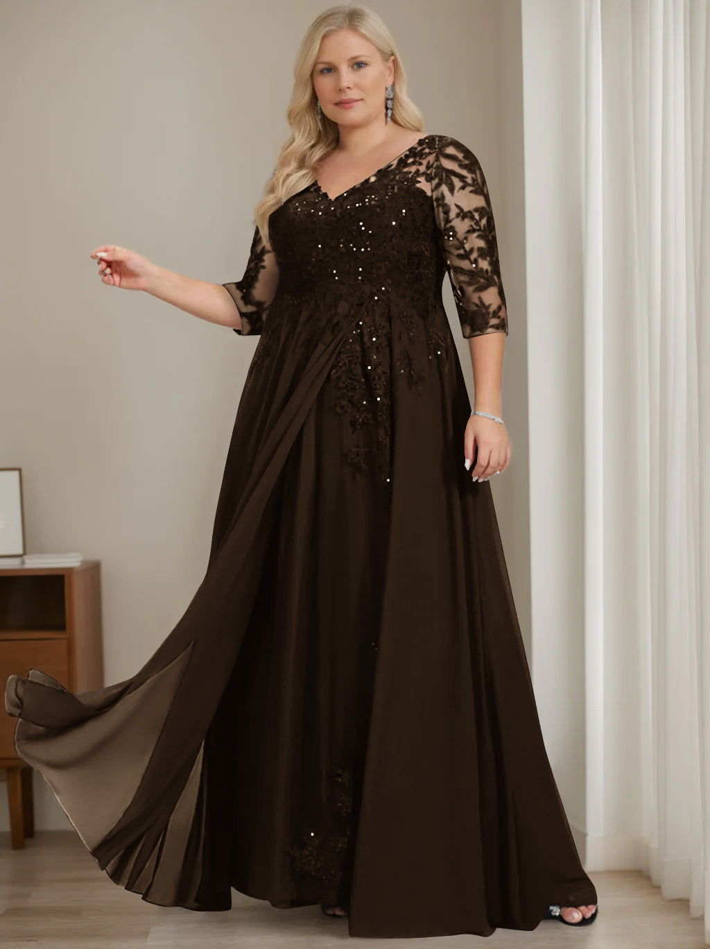 A-Line/Princess V-Neck Half Sleeves Floor-Length Plus Size Mother of the Bride Dresses with Sequins Black