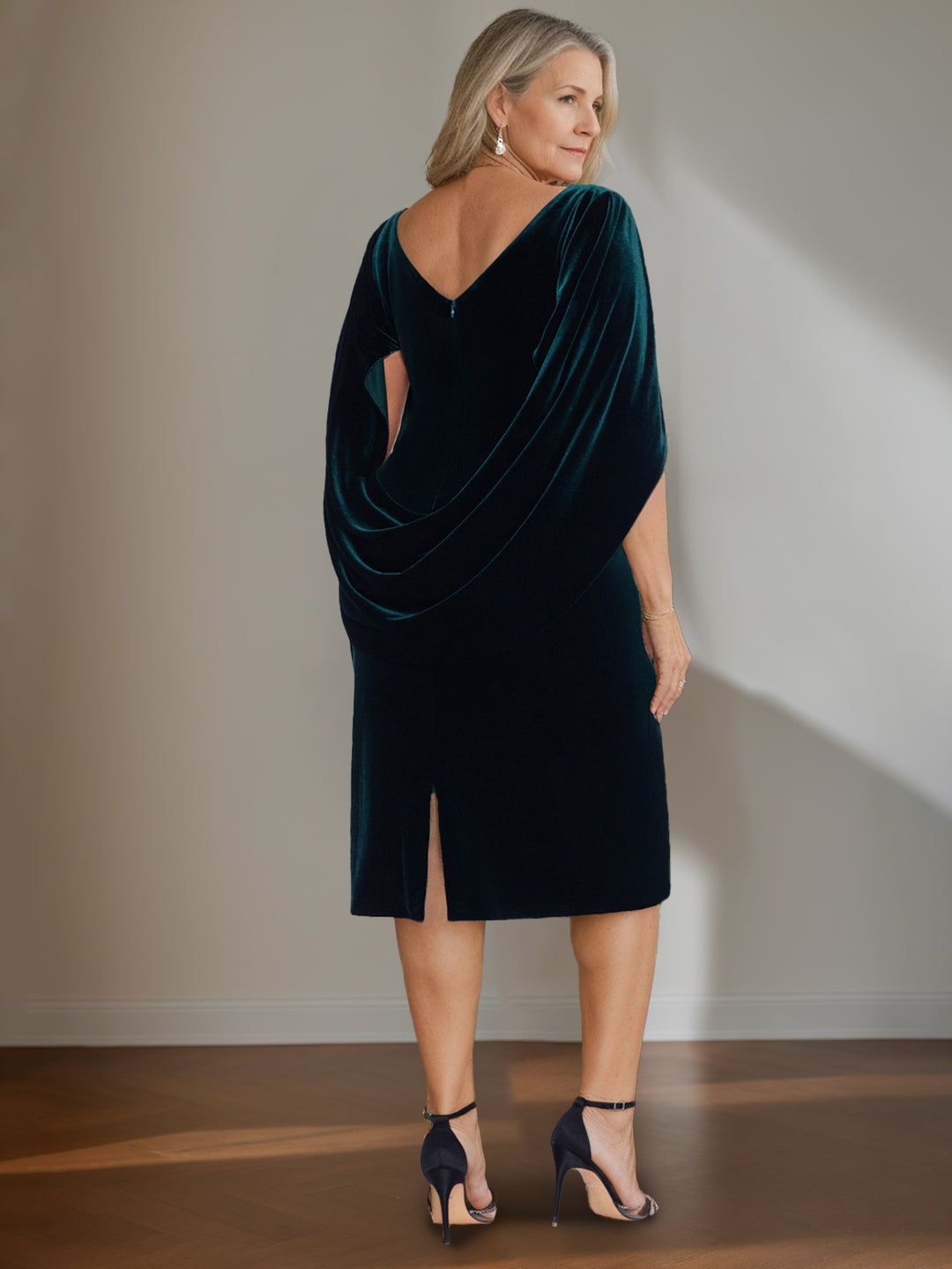 A-Line/Princess Scoop Half Sleeves Knee-Length Plus Size Velvet Mother of the Bride Dresses with Ruffles Dark Royal Blue A-Line/Princess Scoop Half Sleeves Knee-Length Plus Size Velvet Mother of the Bride Dresses with Ruffles Dark Royal Blue