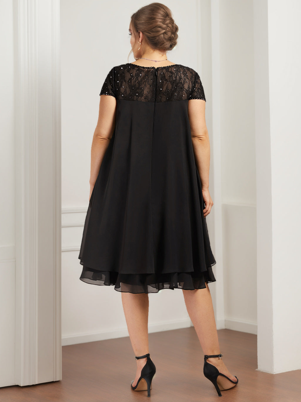 A-Line/Princess Scoop Illusion Neck Short Sleeves Knee-Length Plus Size Mother of the Bride Dresses with Beads & Sequins