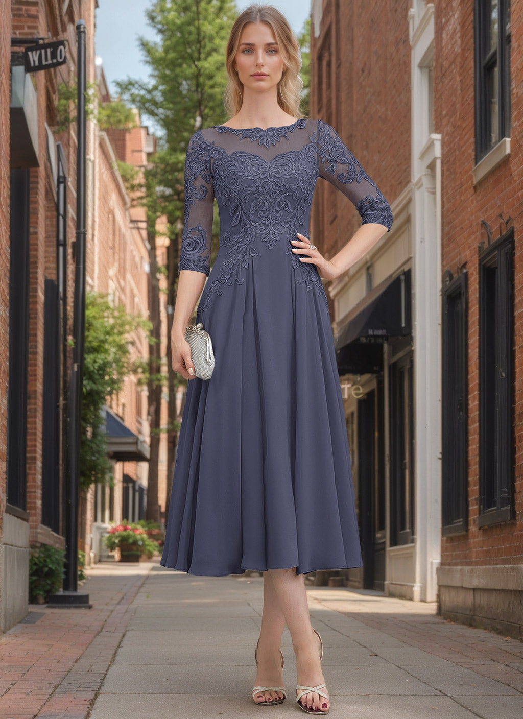 A-Line/Princess Scoop Neck Half Sleeves Tea-Length Mother of the Bride Dresses with Appliques & Lace