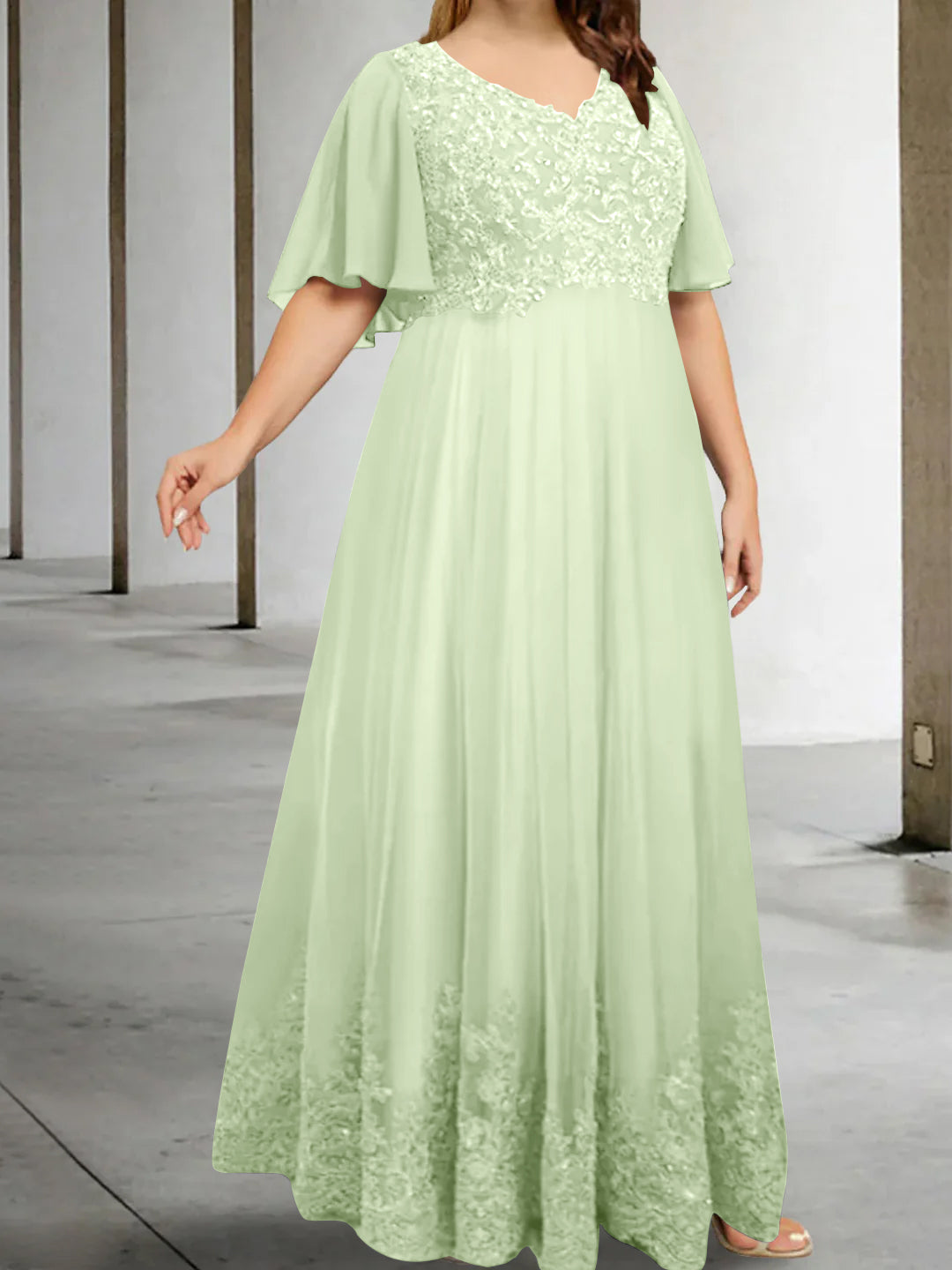 A-Line/Princess V-Neck Half Sleeves Floor-Length Plus Size Mother of the Bride Dresses with Appliques