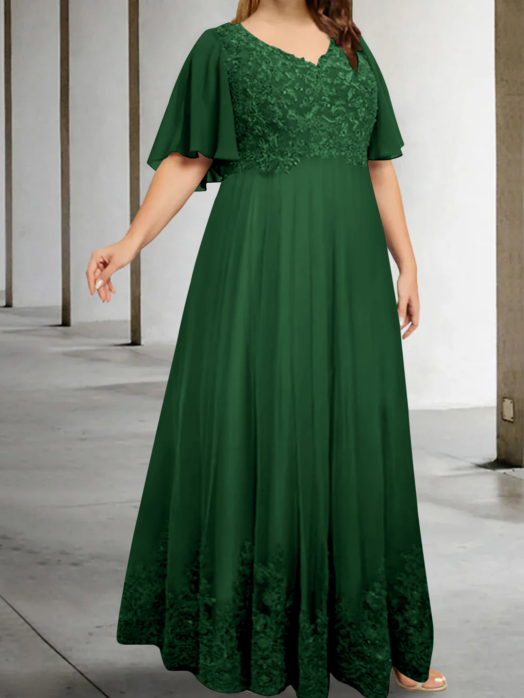 A-Line/Princess V-Neck Half Sleeves Floor-Length Plus Size Mother of the Bride Dresses with Appliques