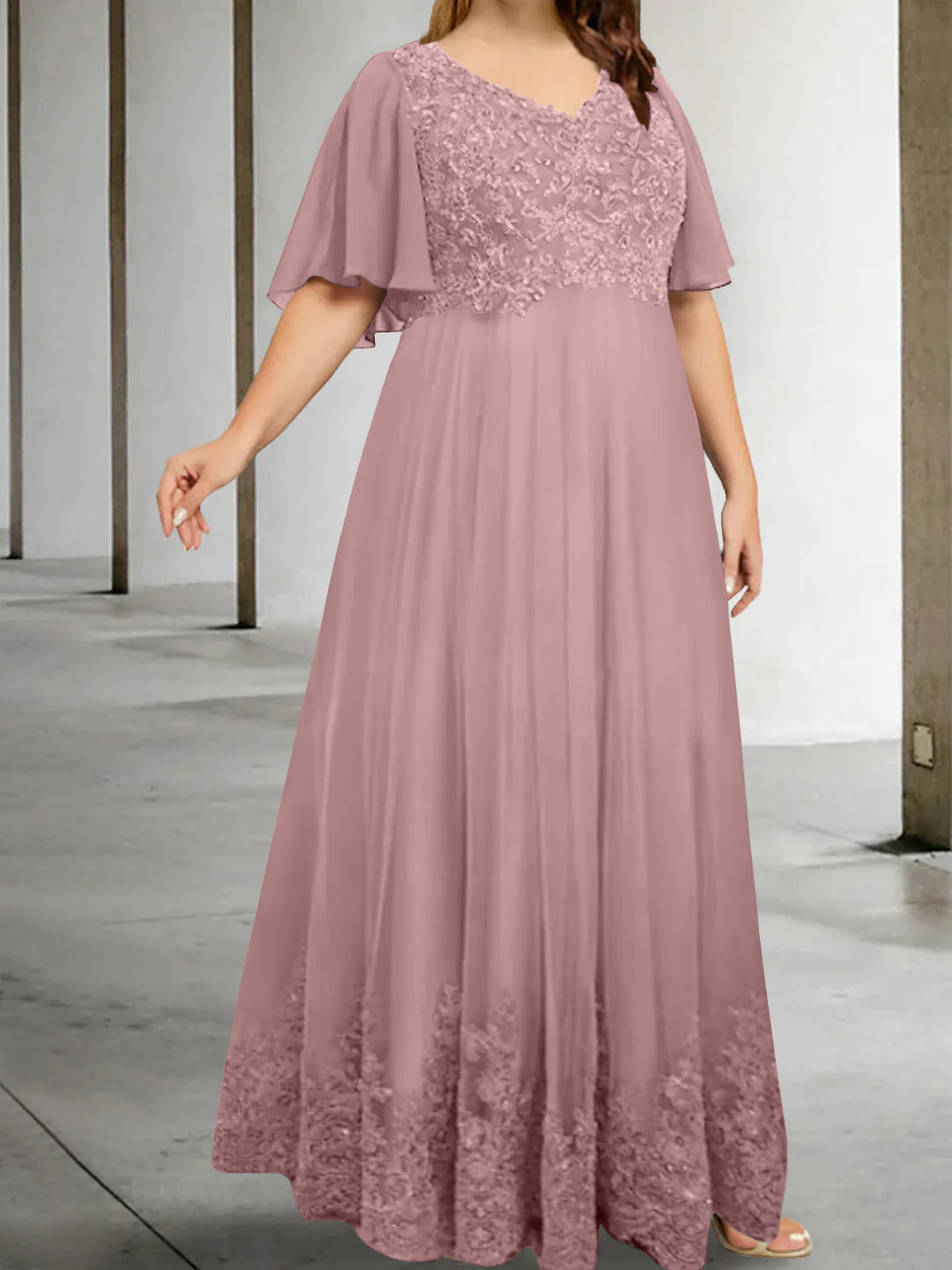 A-Line/Princess V-Neck Half Sleeves Floor-Length Plus Size Mother of the Bride Dresses with Appliques